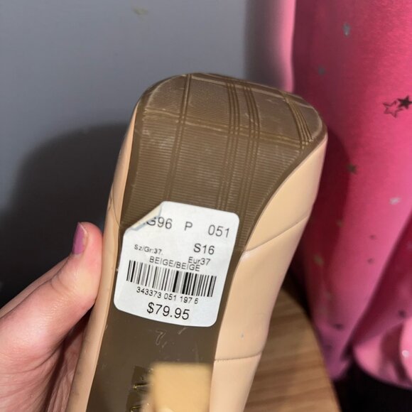 Le Chateau Nude Pump Heels (Reduced due to scuffs) - Picture 5 of 6